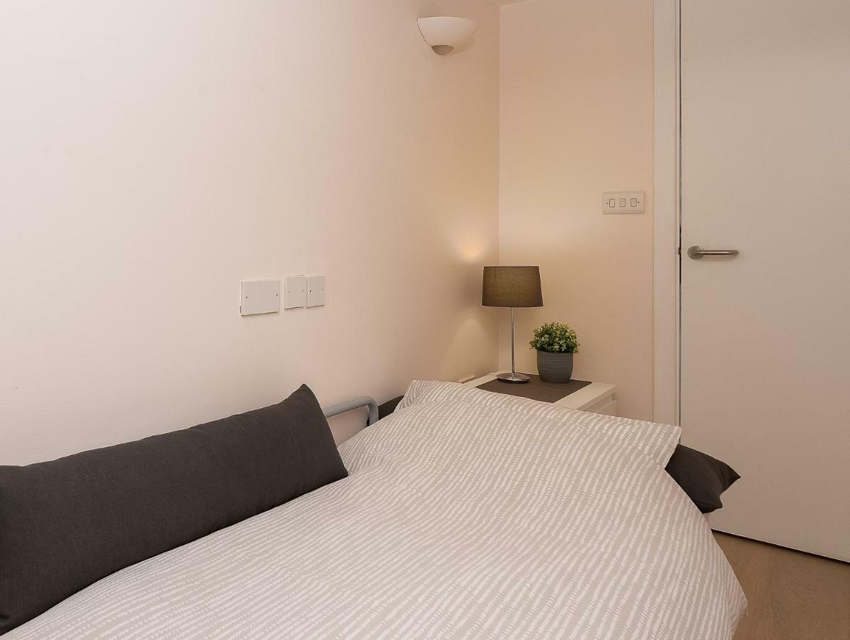 Apartment With Private Patio, And Park Across The Road (Adults Only) Λονδίνο Εξωτερικό φωτογραφία